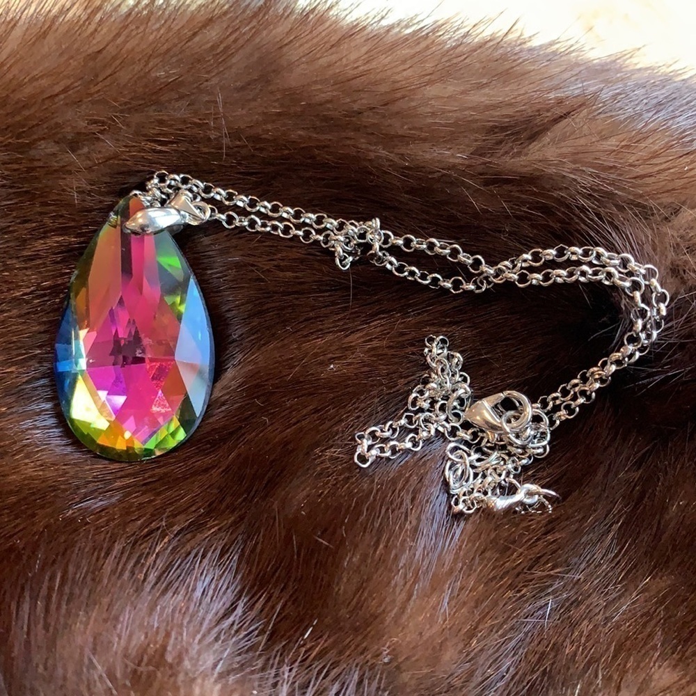 Mystical Pendant Faceted glass teardrop Shimmer Necklace blue green purple - Picture 3 of 7